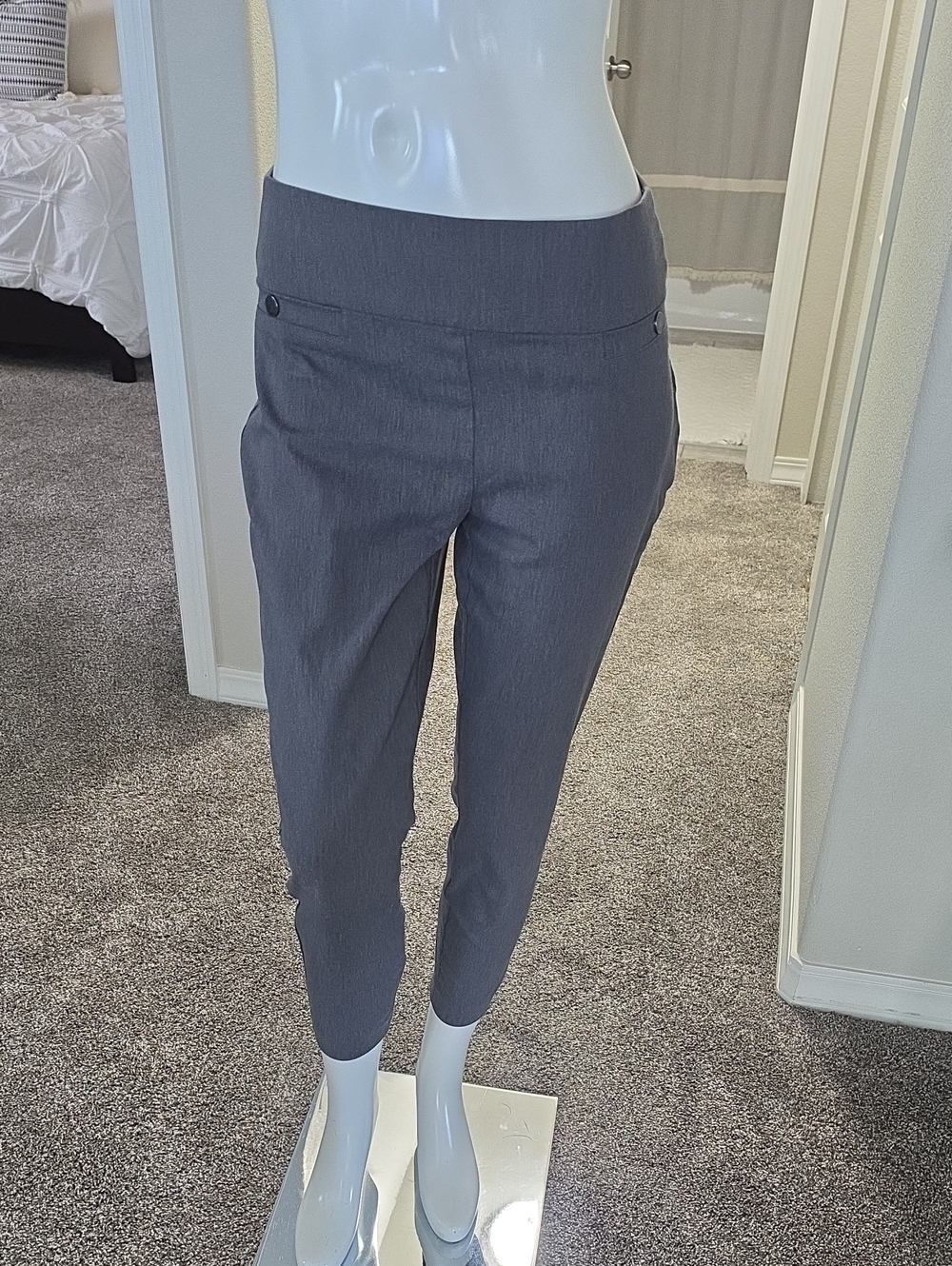 Maurices Slim Cropped Ankle Pants in Gray